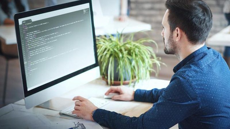 成都B2C商城系统开发：技术选型与趋势解析